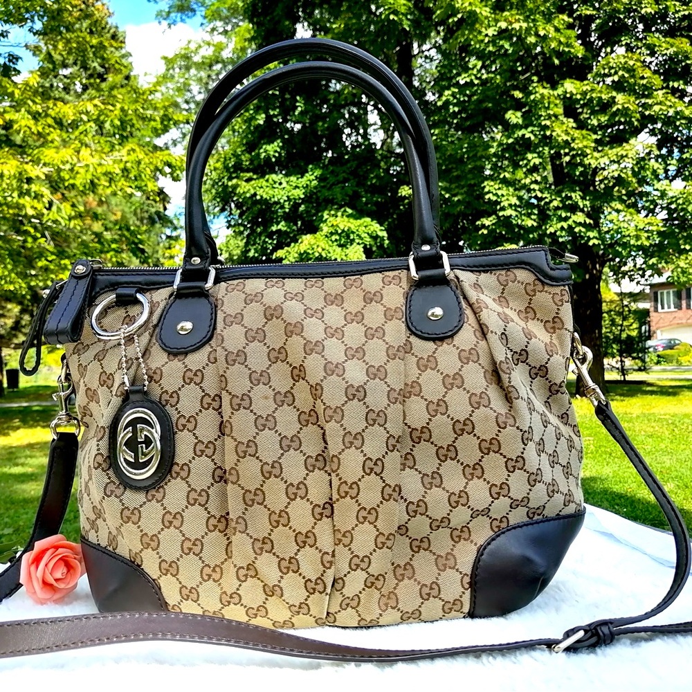 SOLD！！Authentic Gucci medium canvas sukey GG top handle bag with strap